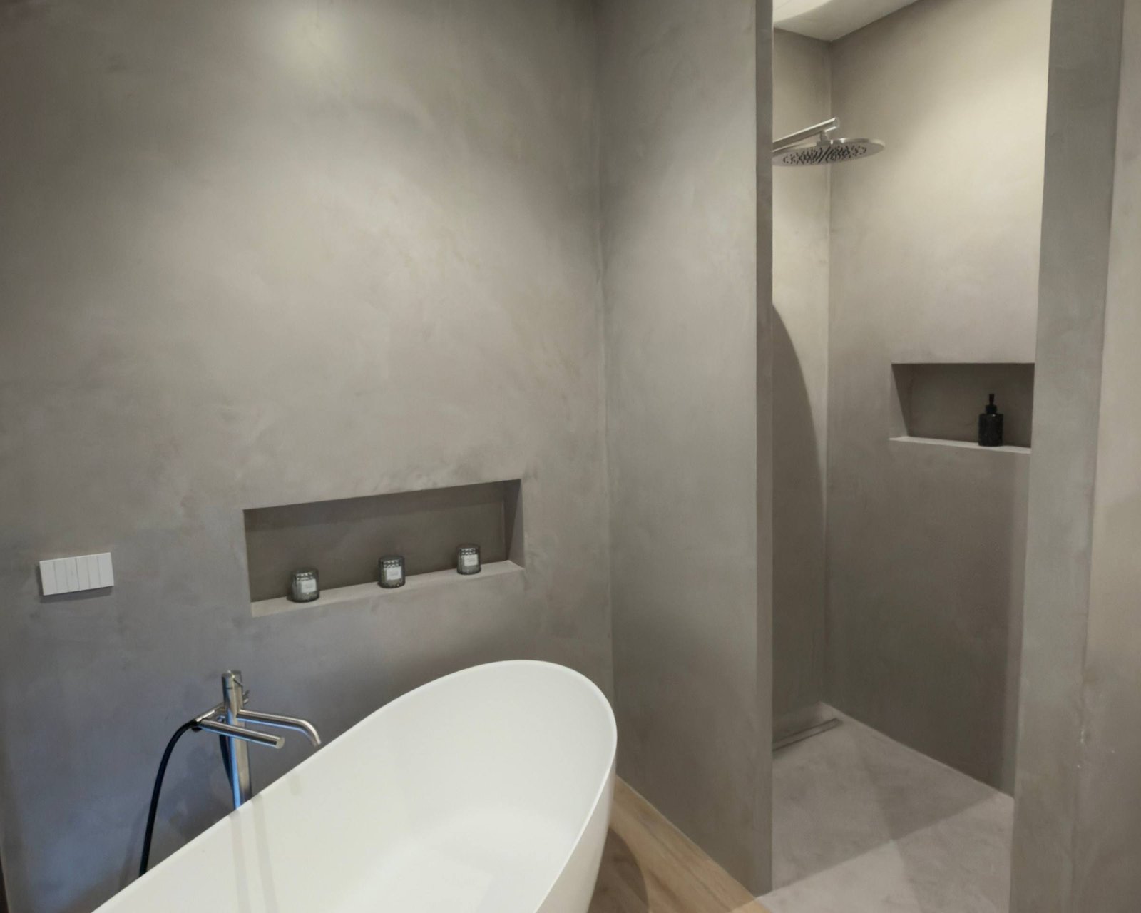 microcemento Microtopping, Beige Gray shade, 4 bagni, giroscale, Villetta 1, Toscolano Maderno (BS)